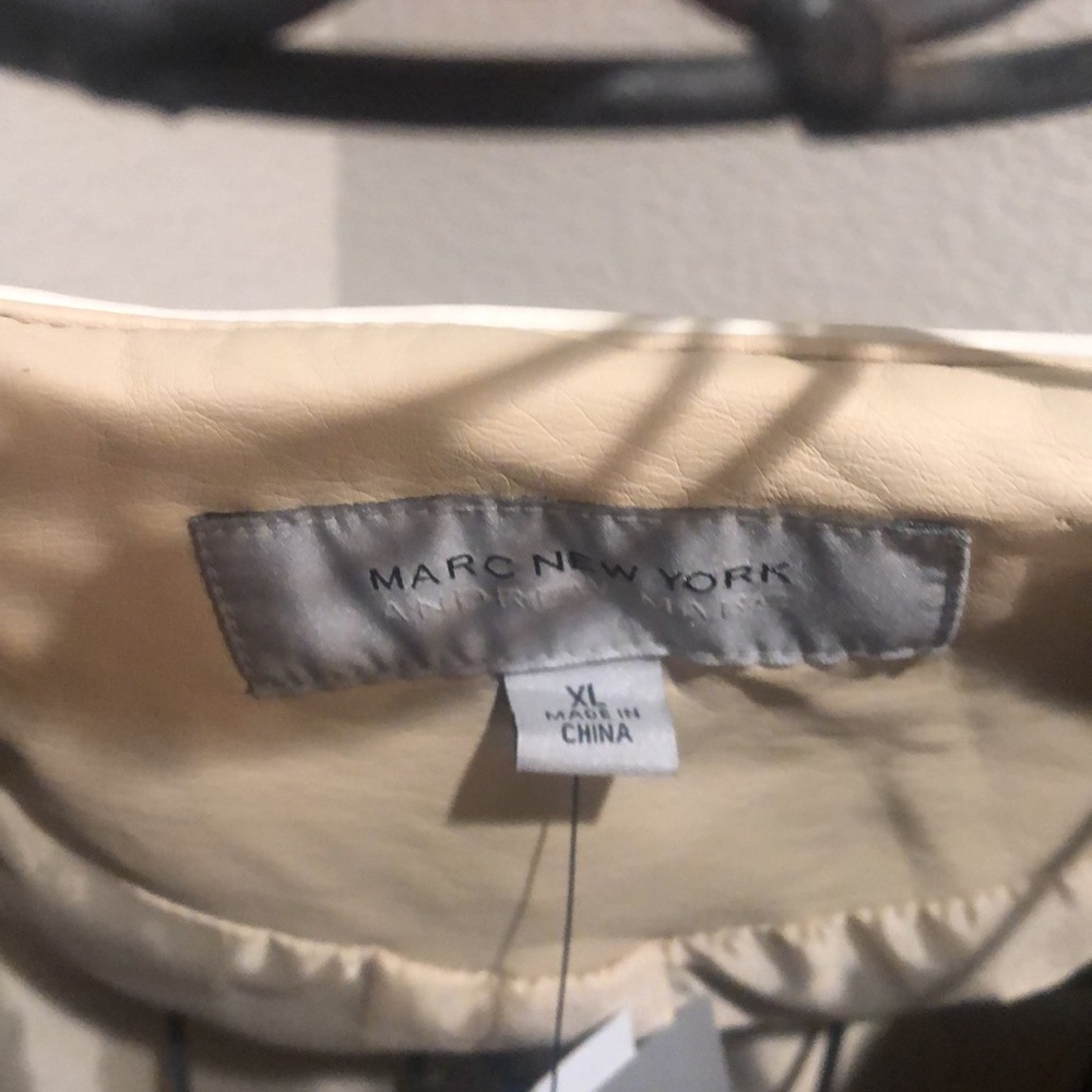 Jacket - Picture 3 of 4